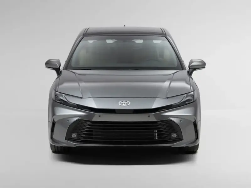 Toyota Camry LE - 3