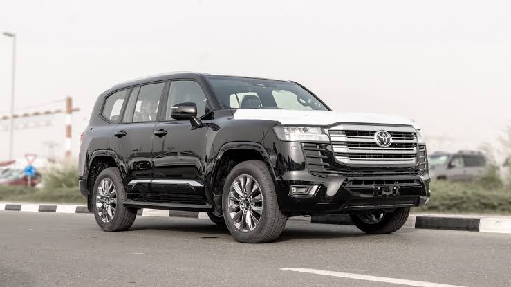 Toyota Land Cruiser GXR - 3
